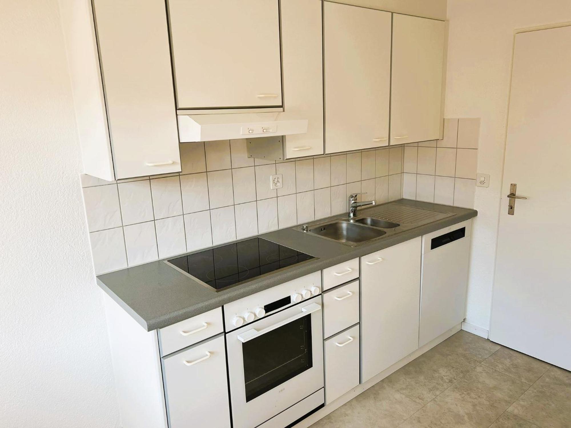 Apartment Huge Center With Balcony In Zurich, Kars - Self Checkin *